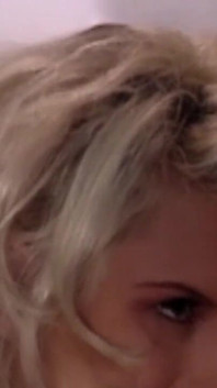 Blonde MILf versohlt den arsch, klaffende muschi tropft nach grobem hämmern