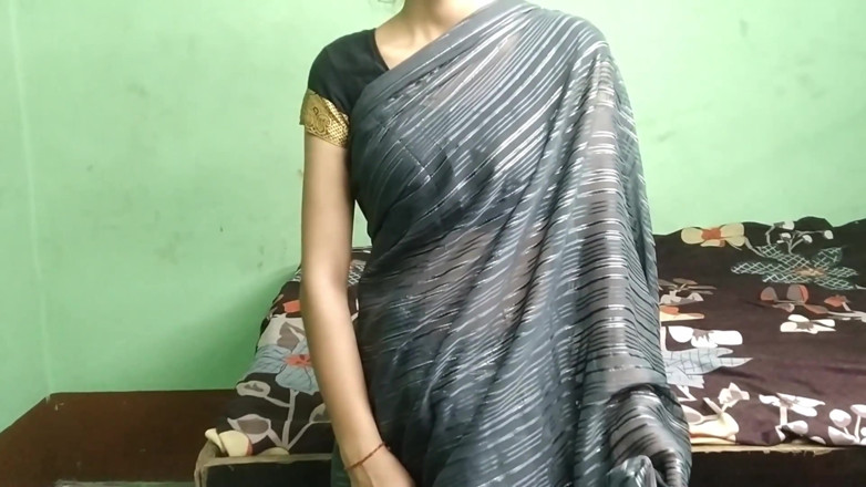 Hashini Hirunika: Une demi-sœur desi se fait baiser par son demi-frère indien...