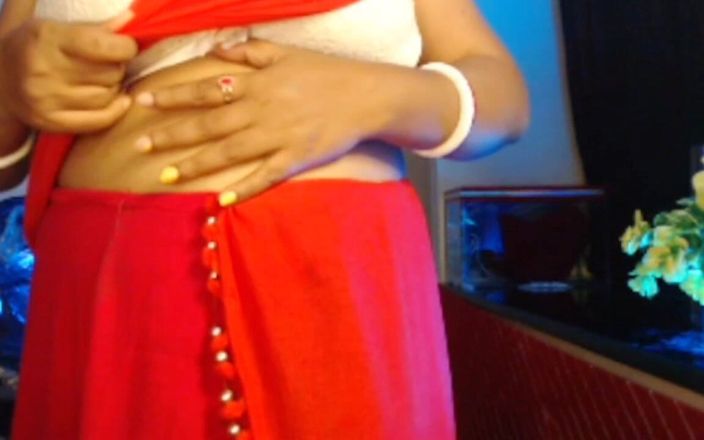 HotGirl21: सेक्सी देसी लड़की ब्रा पहनकर अपने हॉट और बड़े स्तन दिखाती है