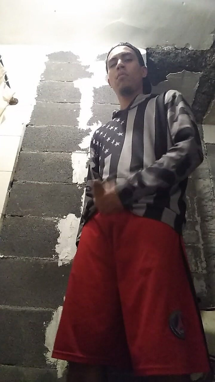 AlexAlejandro13: 我准备洗澡，但没有先拉它