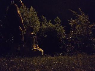 Toilet Mommy: Puttana esibizionista moglie che prende piscio in bocca in strada...