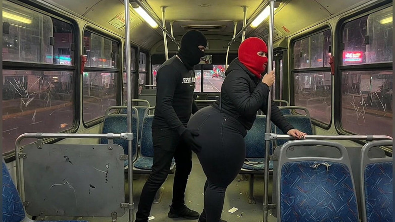 Animate golden: Big Ass Girl in Pink Leggings on the Bus Strips...