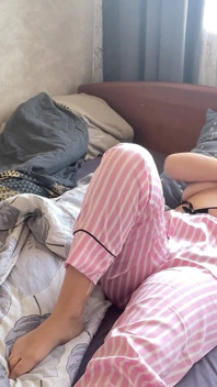 Esposa goza de Assistir na Nossa Cama