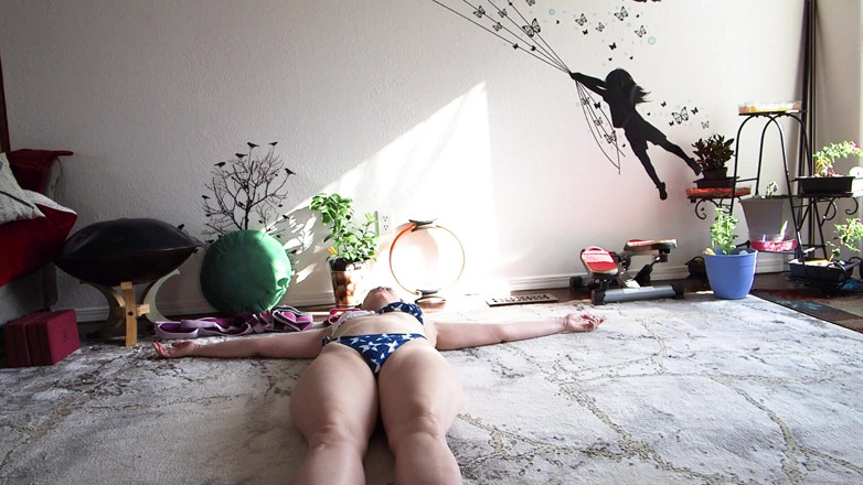 Aurora Willows: Big ass in bikini yoga