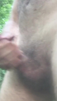 Solo Man Is Cumming in Tho Wood