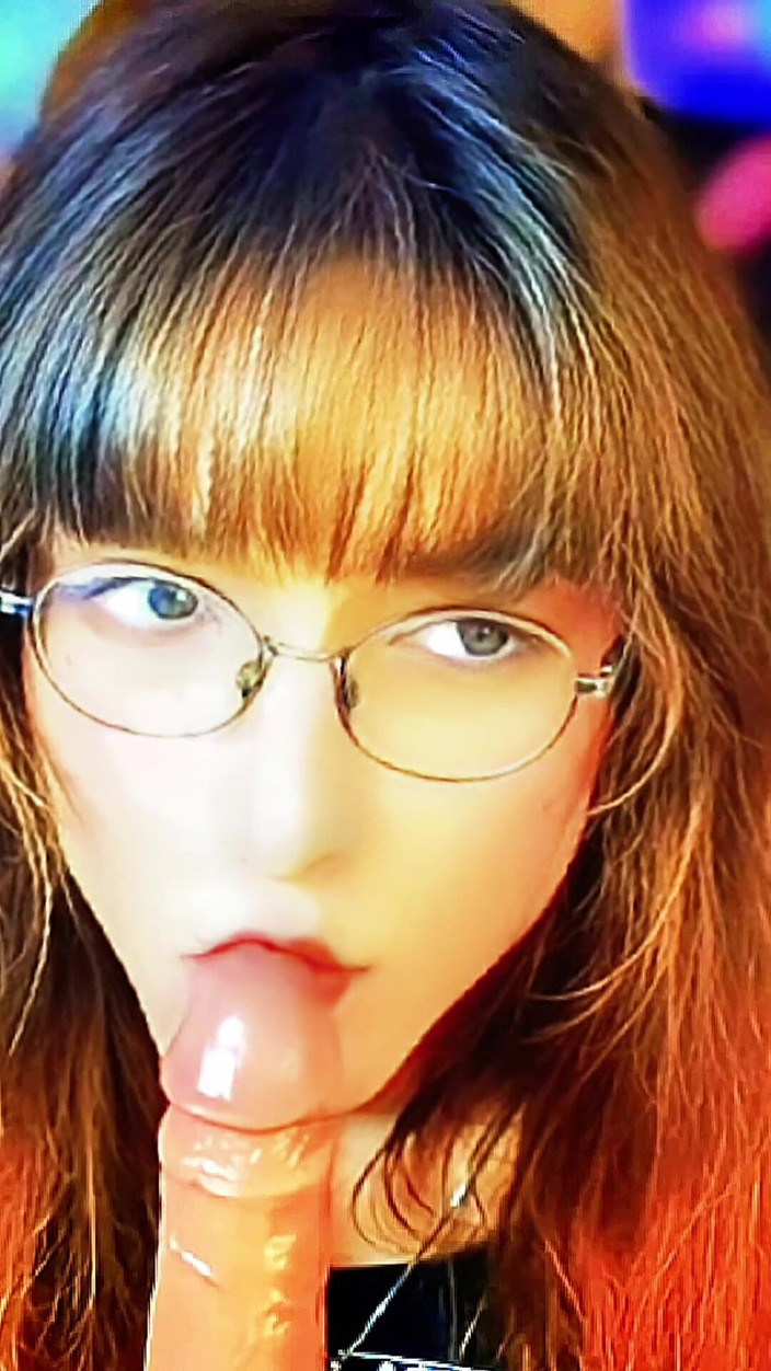 Bella Roar: Această fată transsexuală este cea mai drăguță muistă din toate...