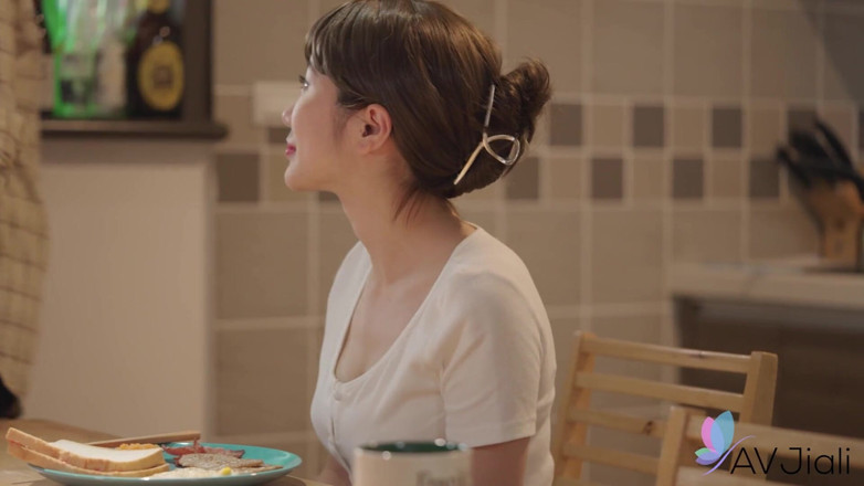 AV Jiali: Мачуха Ріна жорстко трахає свого нового пасинка