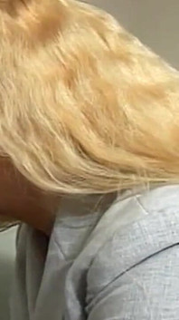 Masywna biała blondynka zostaje wyruchana przez wielkiego czarnego kutasa