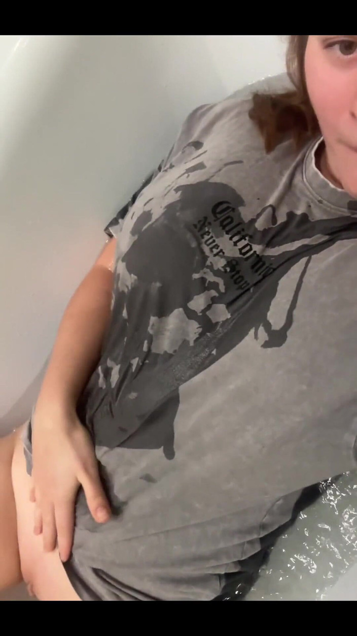 Fox Flame: Už jste někdy vstoupili do vany plně oblečená?