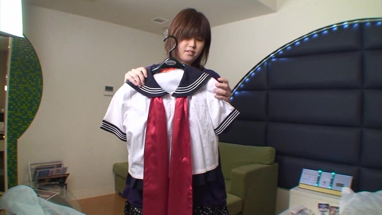 Japan Lust: Vestito in uniforme universitaria per ottenere il suo cazzo duro