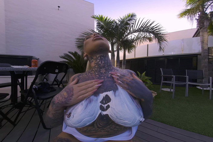 Stripz VR: Creamy Tits