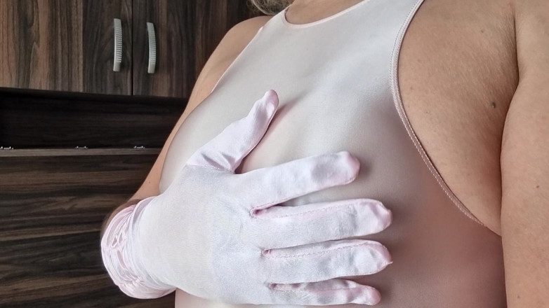 Only bras: Traje de baño tetas