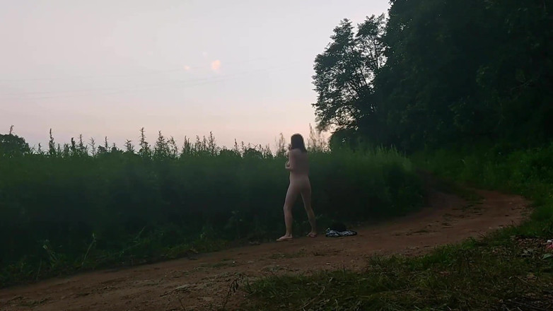 MissPopa: Yolda soyunup elime dokunuyorum