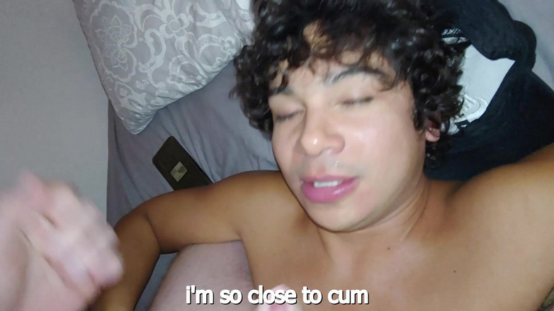 LeoTeenLatinos: Lo studente etero europeo lascia la sua ragazza a passare...