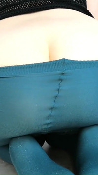 Pantat besar, bulat: pantyhose lutsinar hijau joi