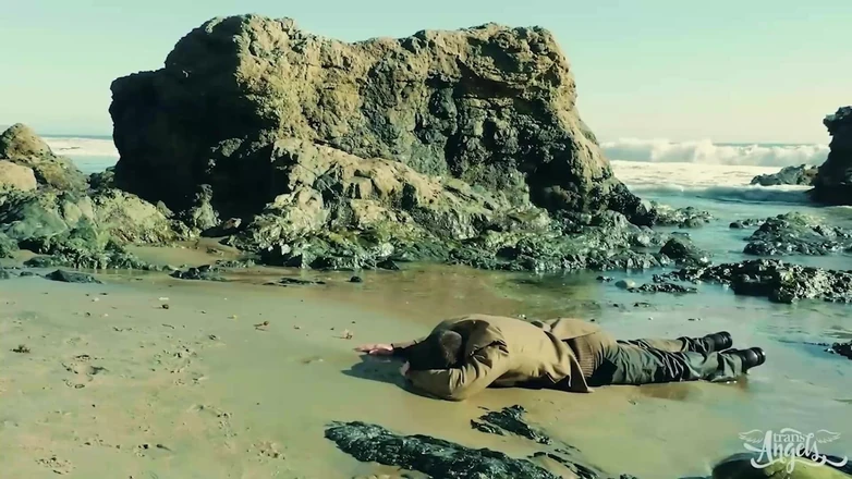 Trans Angels: Ангелы-трансы - горячая девушка Chanel Santini начинает экшн сосания члена перед скачкой на хуе ланса