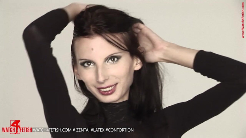 Giant Fem: Tira sexy depois do trabalho