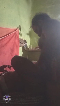 asli bhaartiy naukraani uttejit aur chudaee