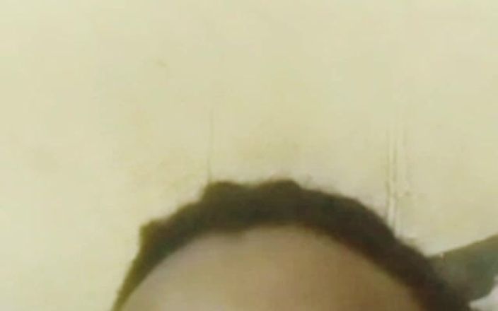 Me and my new slut: सांवली परिपक्व कुतिया को कॉल पर पारस्परिक रूप से हस्तमैथुन करना पसंद है,