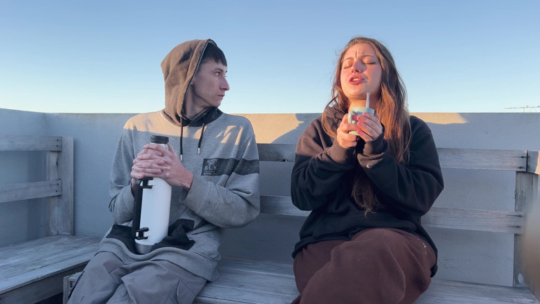 Sr Mono y Alba: Cura! I Vicini Potrebbero Guardarci... Ma Voglio Succhiarti Il Cazzo...