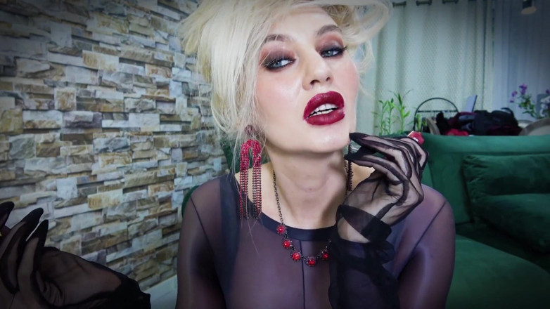 Goddess Celine: Dominazione femminile