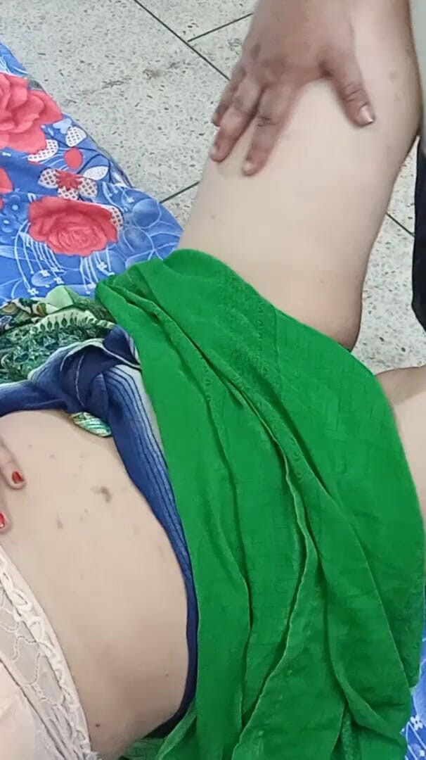 aliabegum: Bhabhi deshi berkongkek keras dengan abang ipar