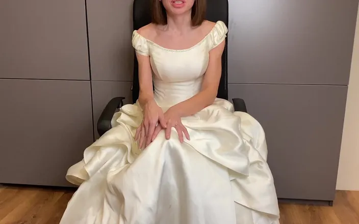 Mistress Mary: Hot Bride for Cuckold Husband. Day 1