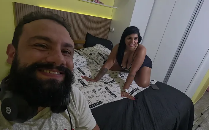 Lukas Zaad: Couple Becomes Camgirl for a Day! Hot Mobile Show Leads...