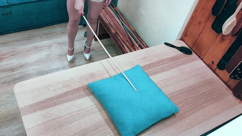 Hippo And Flamingo: Super Sexy Beauty Mistress Punishes Her Husband with Spanking.