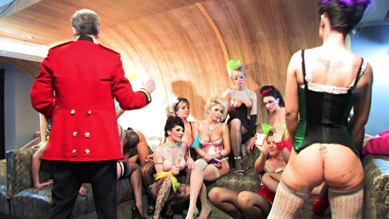 The Hunter Collection: Klub dziewcząt - pełny film porno z Daisy Rock