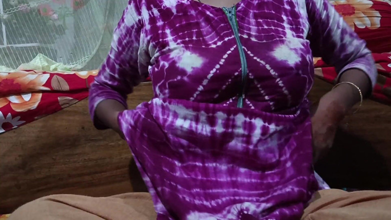 Sumaiya tasnim: Quando cheguei em casa sozinha. Estou tão excitada.