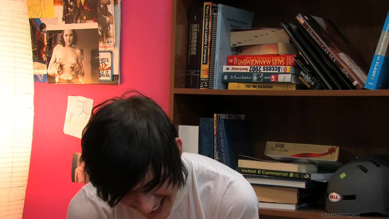 Beddable Boys: Sexy Twink Aidan Chase dává rozhovor