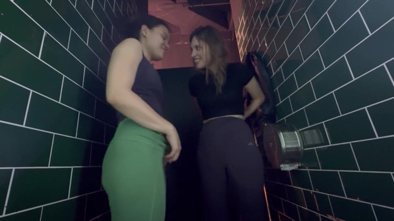 scarlettandc: Comme C’est Riche De Toucher Une Femme