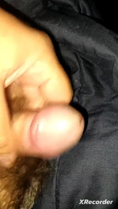 The Small Bull: Крихітний член кінчає.