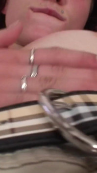 I hunt my cunt - teen girl Leila Smith wanks her pussy hard