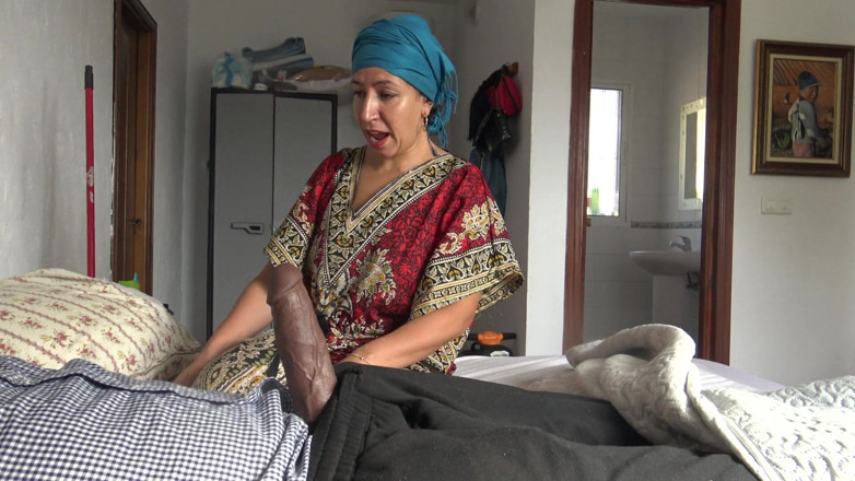 Souzan Halabi: İstanbul'da otelde zenci turistle aldatan temizlik