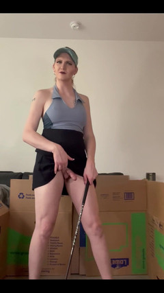 Kapri Sun: 第一人称视角：我们在绿帽上，我要求在我的秋千上提供指针