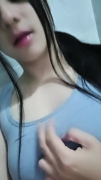 Yulieth Reveals Fierce Big Tits Temptation