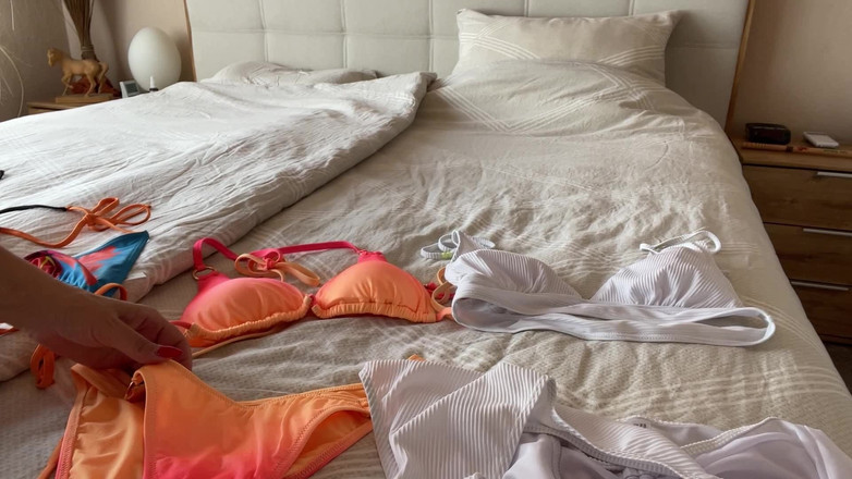 SweetSusi: Bikini Fitting for the Holiday
