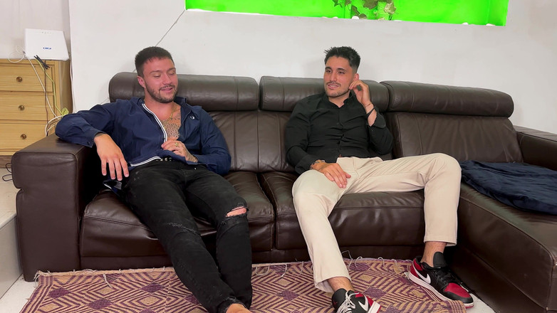 Aaliyah Yasin: 두 라틴계 황소에게 따먹히는 이슬람 하녀