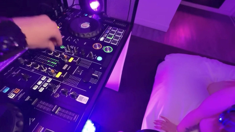 Hefburg: Thicc roodharige pawg groupie wordt vernietigd door Deejay