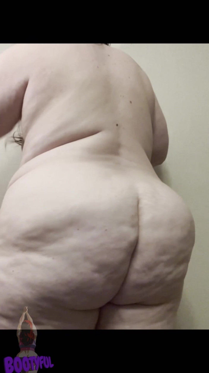 BellaBlast: Girlfriend Farts: Sulfur, Spice, and a Smelly Surprise - 21mis - Bootyful Bella...