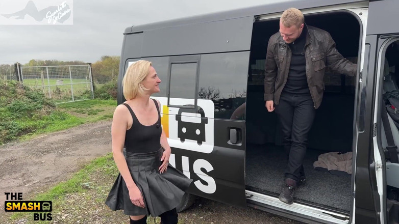 ScarlettStClaire: Scarlett je ošukaná na #smashbus