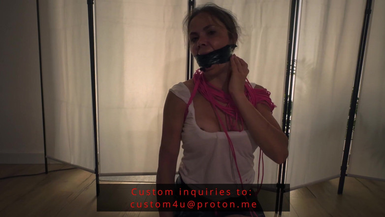 Luna Bondage Playground: Luna - เย็ดหมูสุดขีดกับเชือกสีชมพูและถุงน่อง