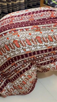 Egipto hermosa gran culo y apretado coño caliente madrastra atrapada debajo de la cama luego ella quiere áspero anal de mí