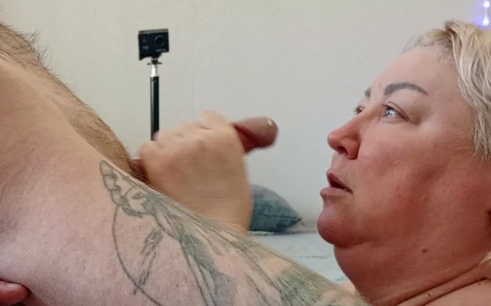 Zona901: A Friend Gave a Deep Blowjob and Got Cum in...