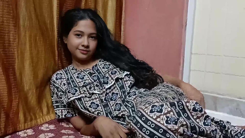 Apple Porn: Hete MILF Bedriegt Haar Man En Neukt Met Buurman