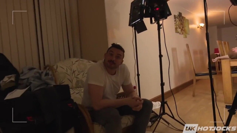 UK Hot Jocks: Một nhà đầu tư gọi Bts