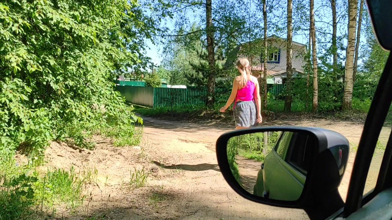 S-Wife Katy: Vdaná děvka se ztratila v lese, pomohla jí a souhlasila, že...