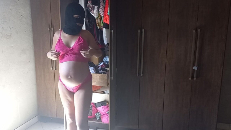 Beatriz De Jesus Silva: Je kiest welke kleding je wilt gebruiken in de volgende...